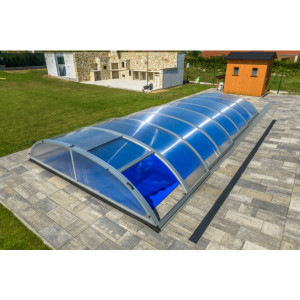 Abri de piscine Alto 8,54 x 4,30 m - Profilés coloris Aluminium et toiture polycarbonate alvéolaire 10 mm