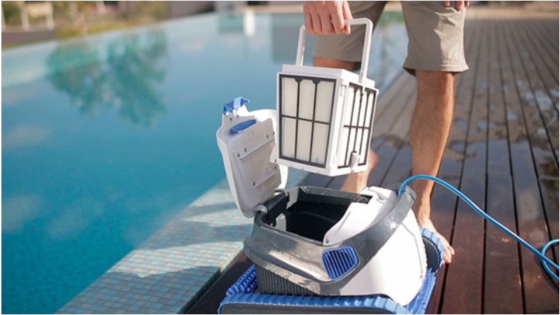 Robot &eacute;lectrique Dolphin S200 pour piscine avec panier de filtration multicouche