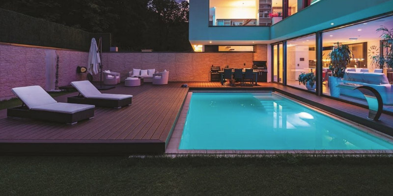 Comment remplacer une ampoule de projecteur de piscine 300 W par une ampoule LED ?